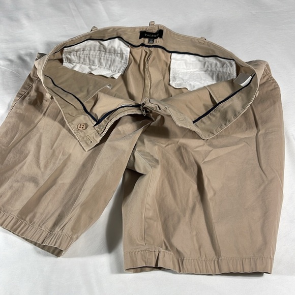 Talbots womens khaki basic flat front 10.5" inseam Bermuda shorts - size 14 - Picture 7 of 9